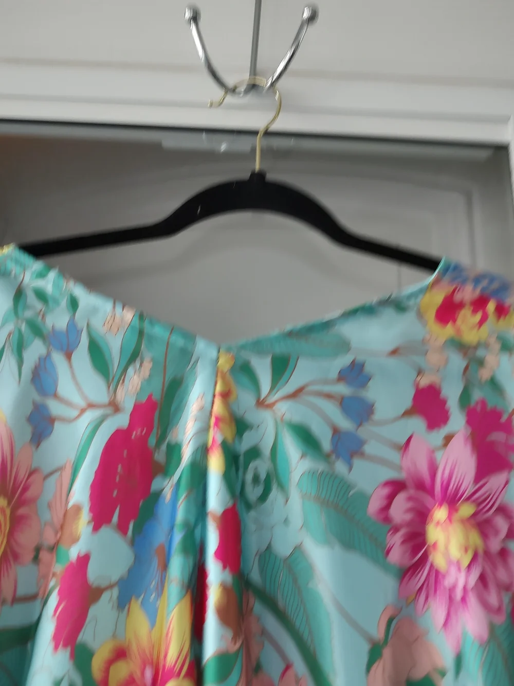 Umgee Floral V-Neck Balloon Sleeve Blouse in Aqua Multi - Picture 6 of 7